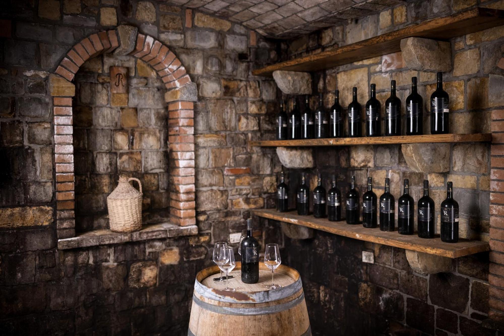 Razman Wine Rooms Gracisce Exterior foto